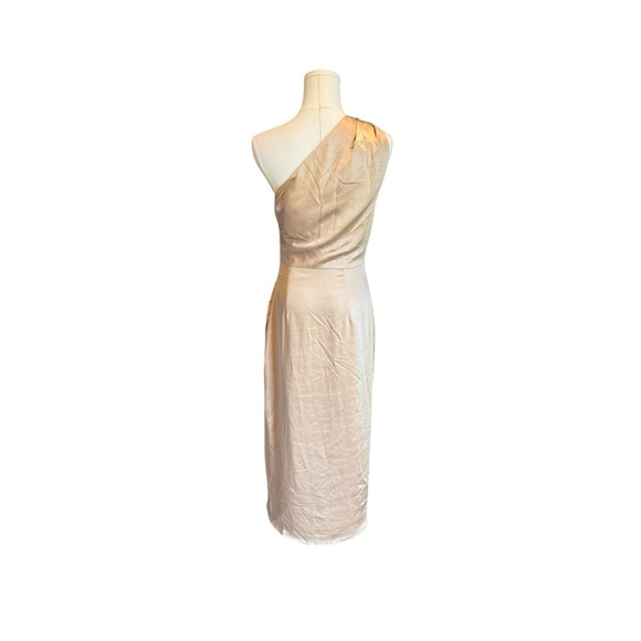 Elliatt - NWT Gold Asymmetrical Ruched Dress - Picture 4 of 12